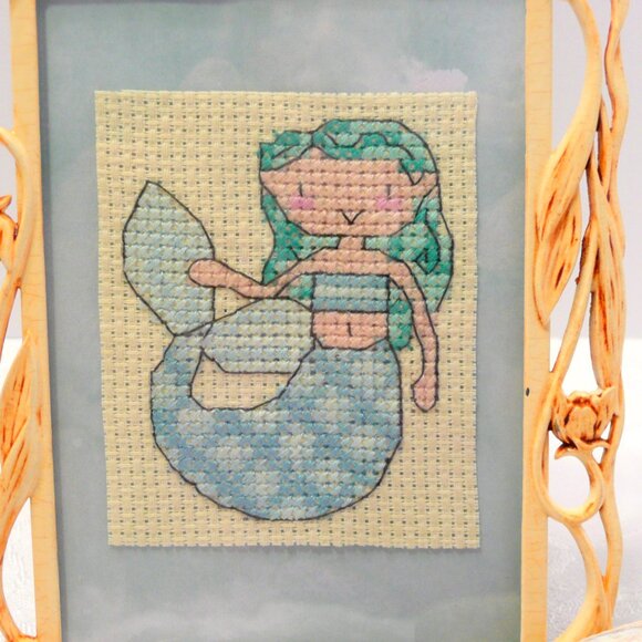 Cross Stitch Blue Green Mermaid Openwork Metal Frame Ocean Theme Decor 5" x 7" - Picture 2 of 3
